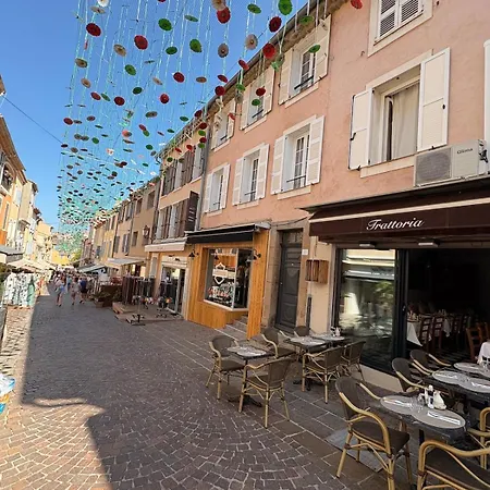 Апартаменти Veritable Cocon T3 Centre Historique *